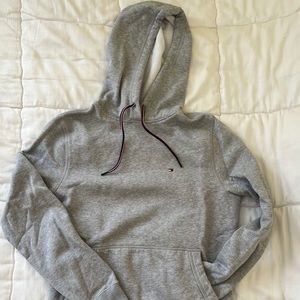 Men Gray Hoodie (Barely Used)